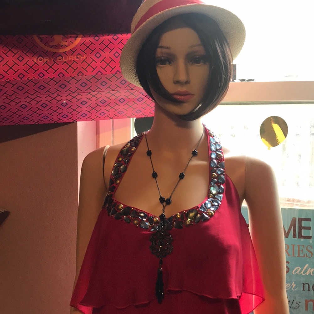White house black market necklace